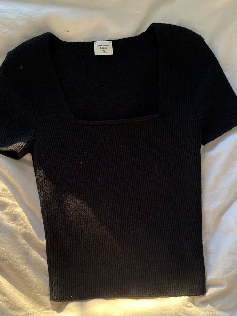 ABERCROMBIE BLACK SQUARE NECK CROP TOP